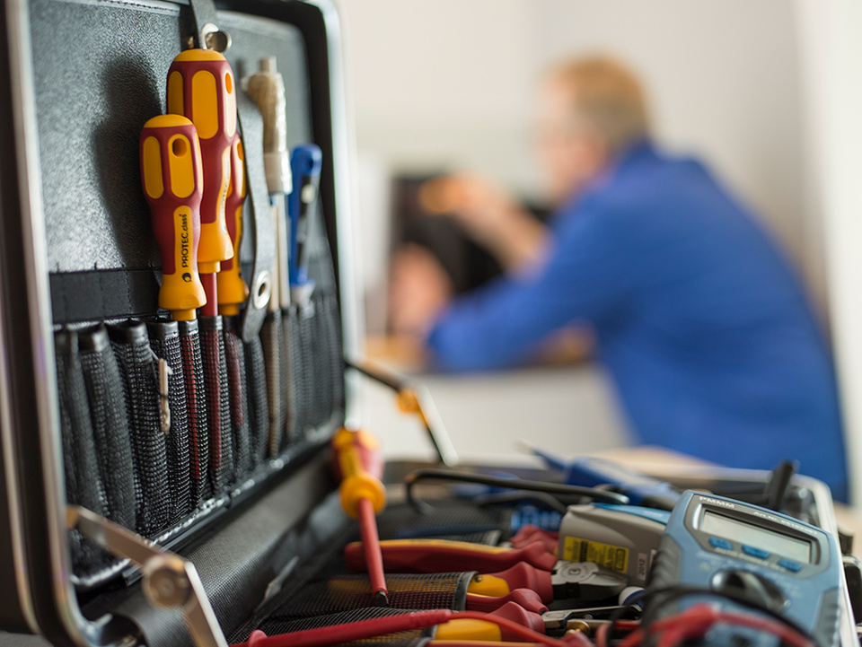 C F022411 bei Elektro Schraut GmbH in Essleben