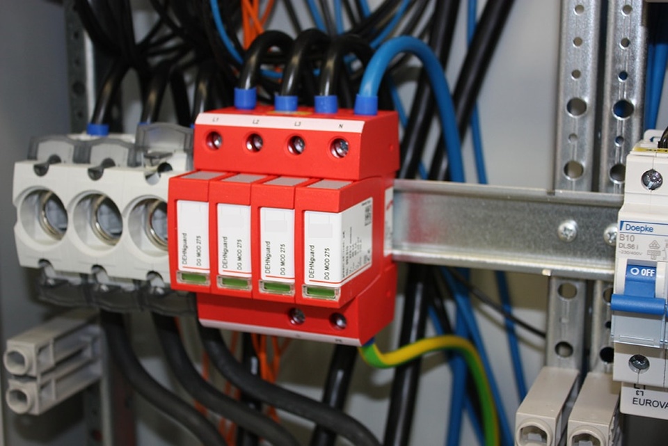 U berspannungsschutz bei Elektro Schraut GmbH in Essleben