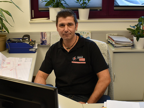 Jochen Enders bei Elektro Schraut GmbH in Essleben